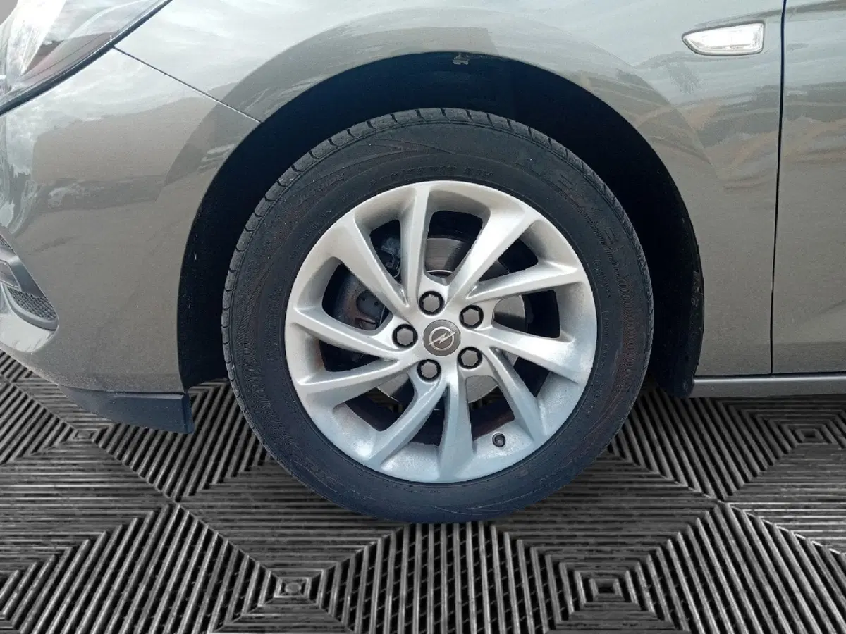 Opel Astra Station Wagon usata a Pordenone (9)