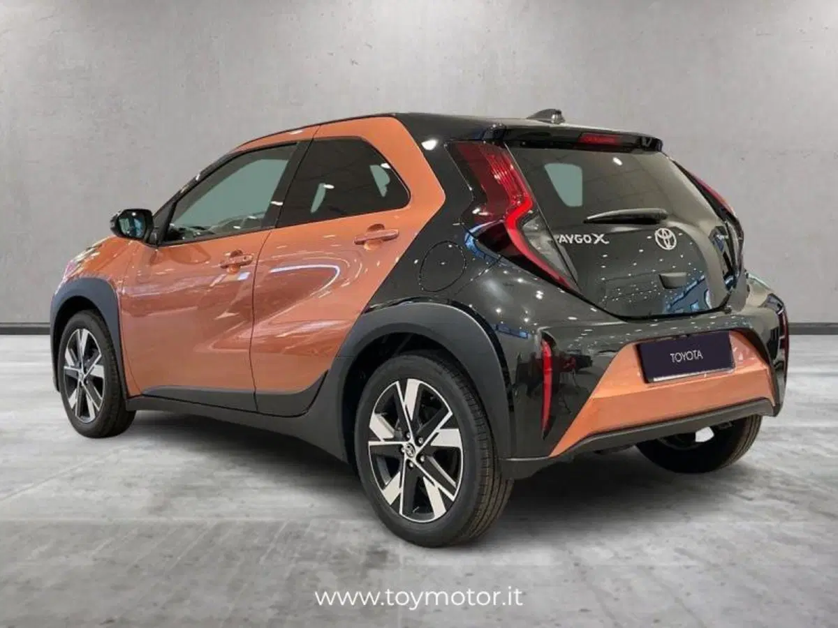 Toyota Aygo X nuova a Perugia (4)