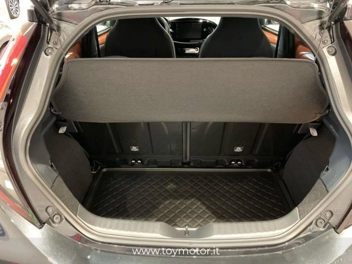 Toyota Aygo X nuova a Perugia (5)