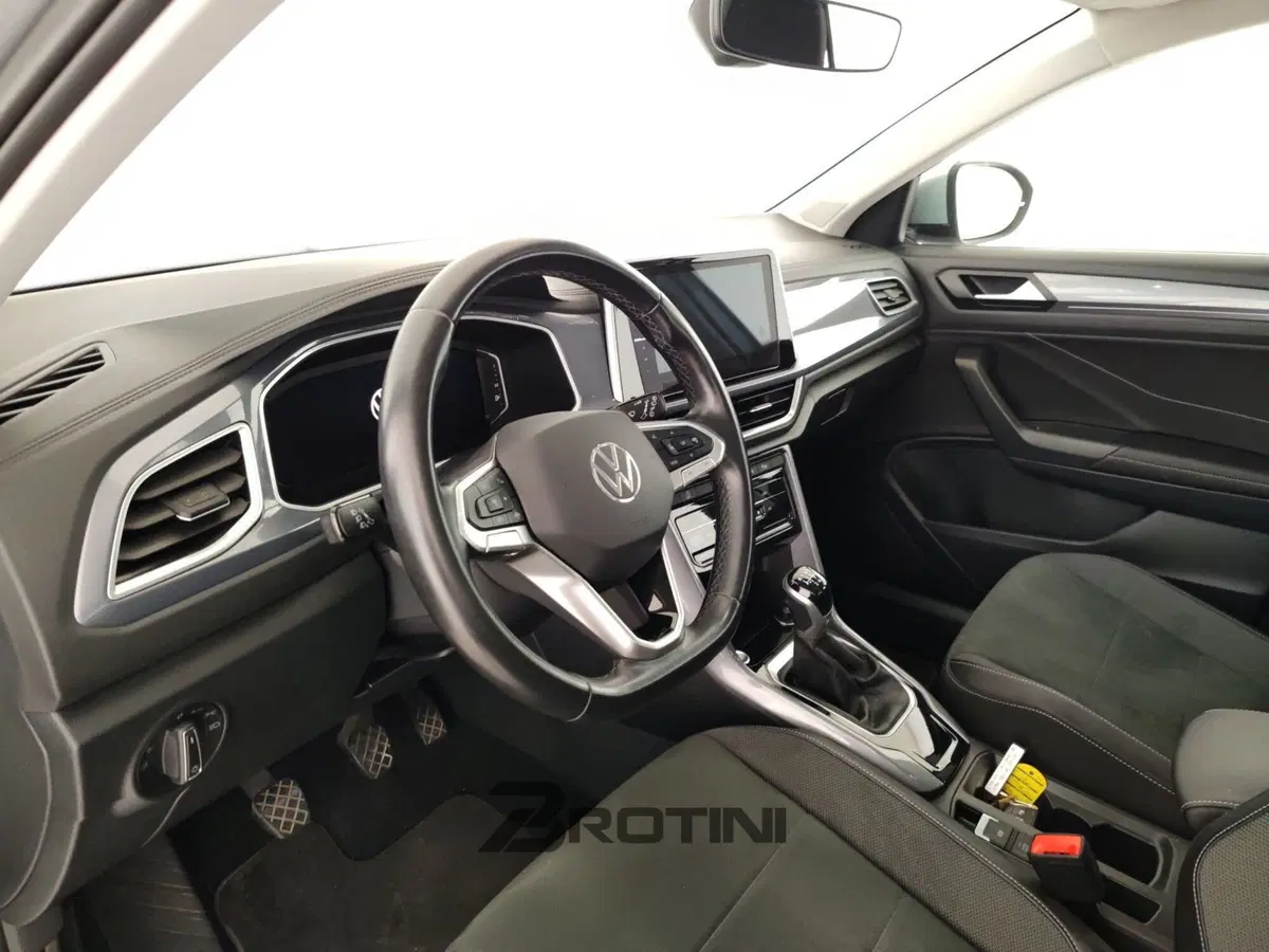 Volkswagen T-Roc usata a Massa-Carrara (8)