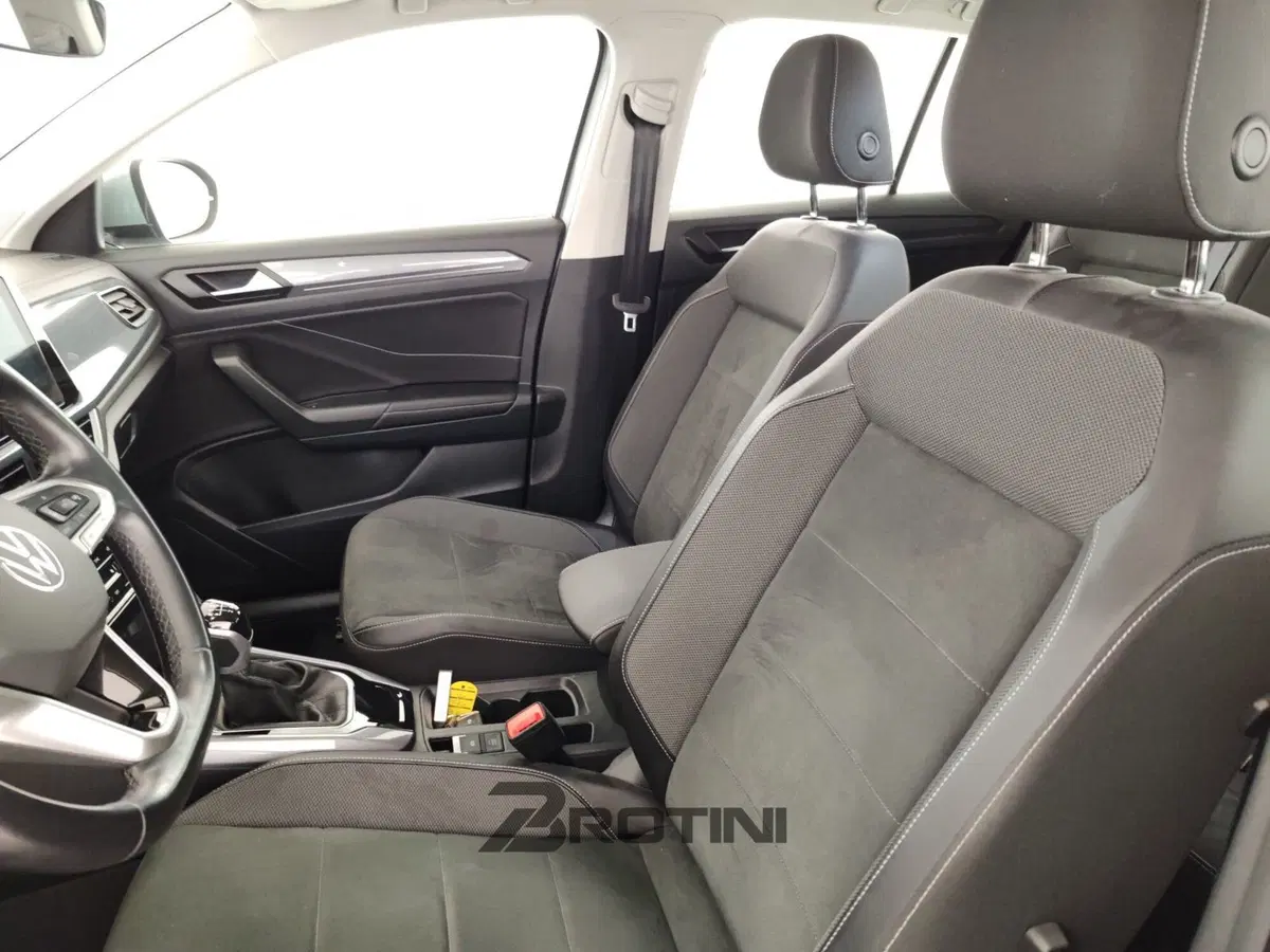 Volkswagen T-Roc usata a Massa-Carrara (9)