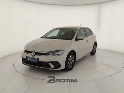 Volkswagen Polo 1.0 tsi Life 95cv dsg del 2023 usata a Massa