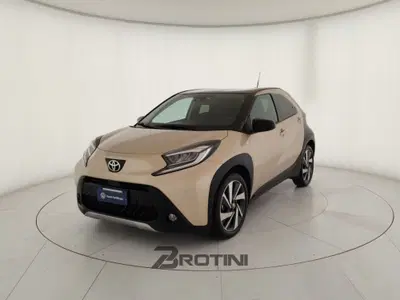 Toyota Aygo X 1.0 Lounge Air 72cv s-cvt del 2023 usata a Massa