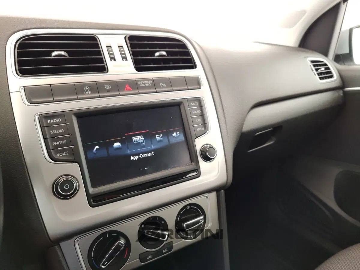 Volkswagen Polo usata a Massa-Carrara (13)