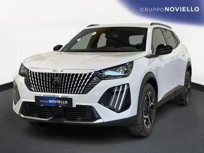 Peugeot 2008 1.2 turbo Allure 100cv nuova a Battipaglia
