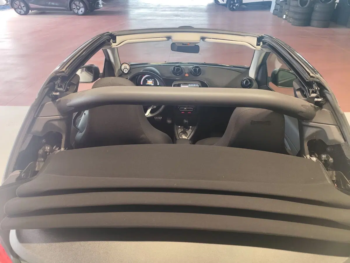 smart Fortwo Cabrio usata a Milano (10)