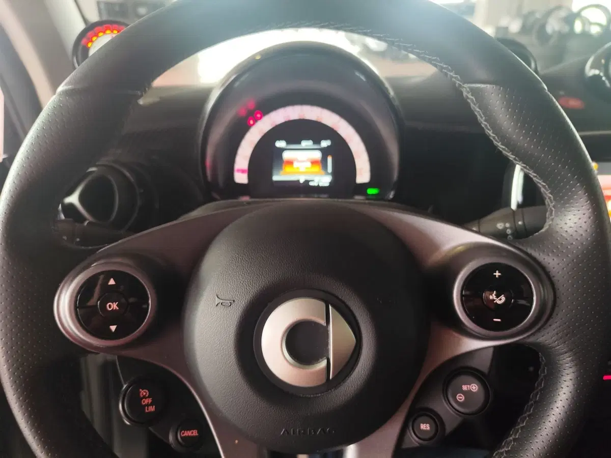 smart Fortwo Cabrio usata a Milano (13)