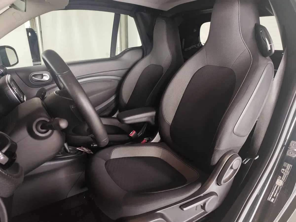 smart Fortwo Cabrio usata a Milano (17)
