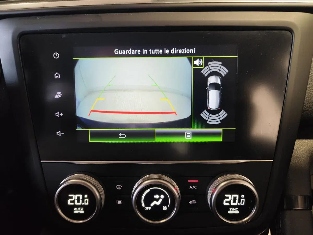 Renault Kadjar usata a Milano (12)