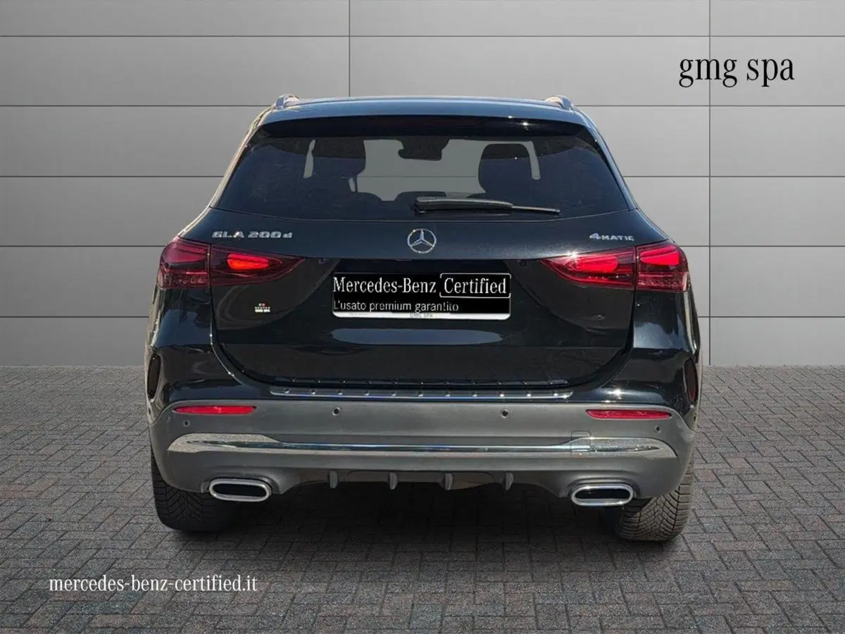 Mercedes-Benz GLA SUV usata a Prato (4)