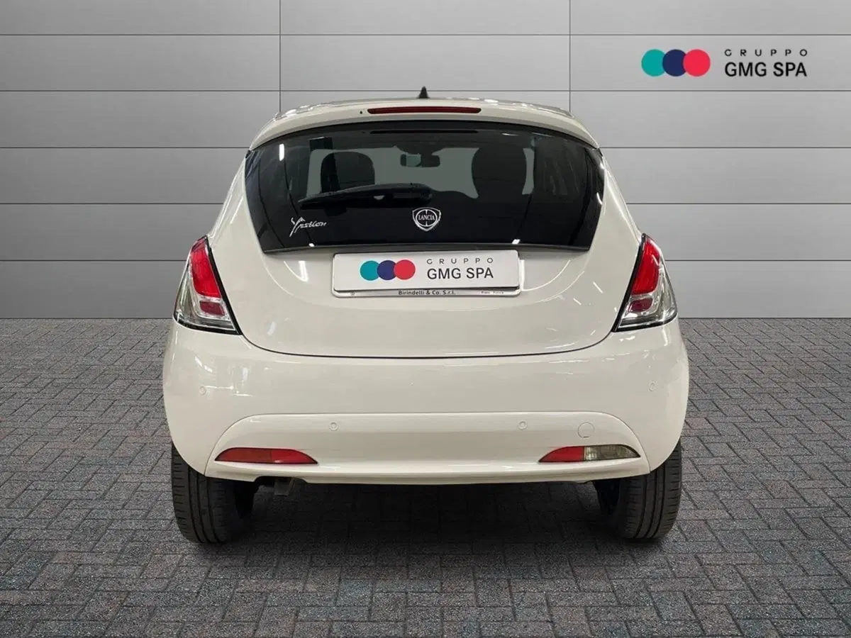 Lancia Ypsilon usata a Prato (4)