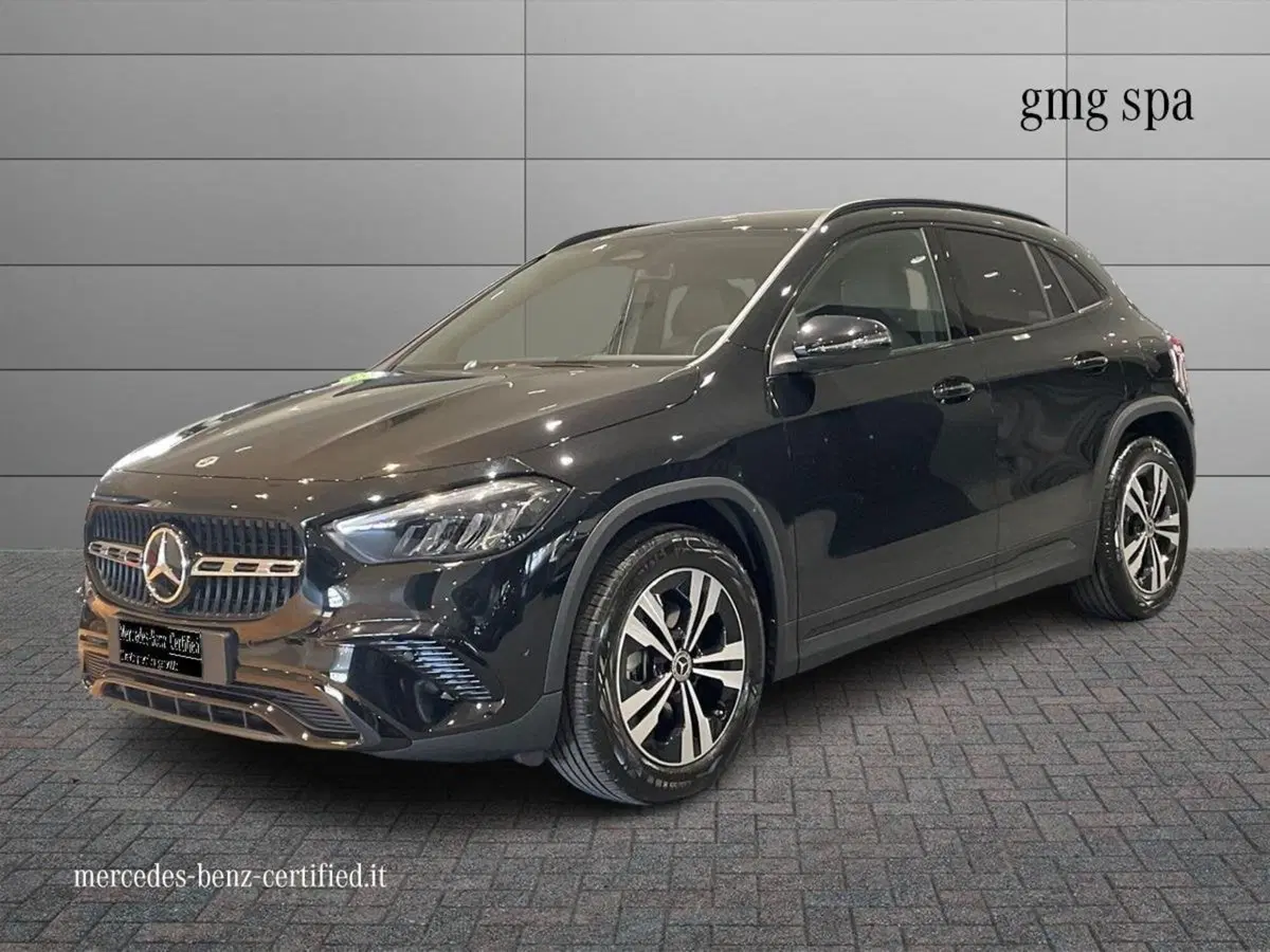 Mercedes-Benz GLA SUV nuova a Firenze