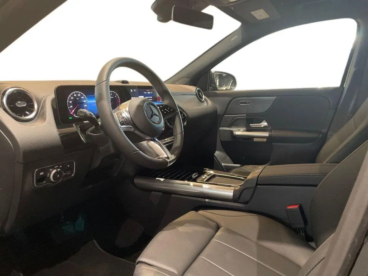 Mercedes-Benz GLA SUV nuova a Firenze (10)