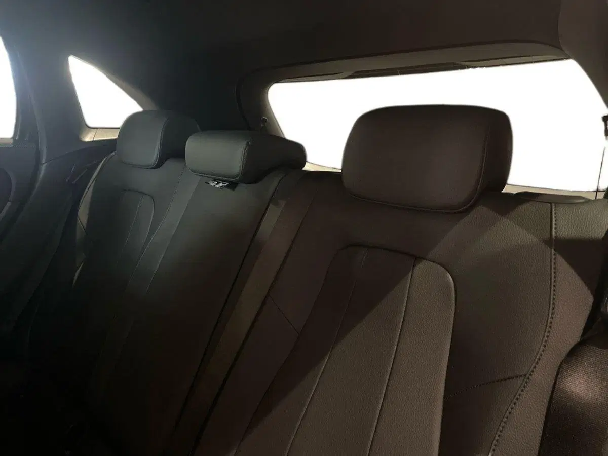 Mercedes-Benz GLA SUV nuova a Firenze (16)