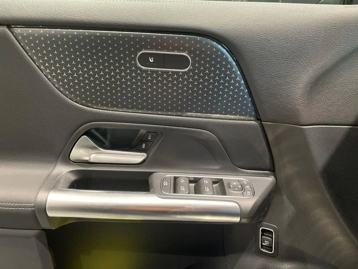 Mercedes-Benz GLA SUV nuova a Firenze (20)