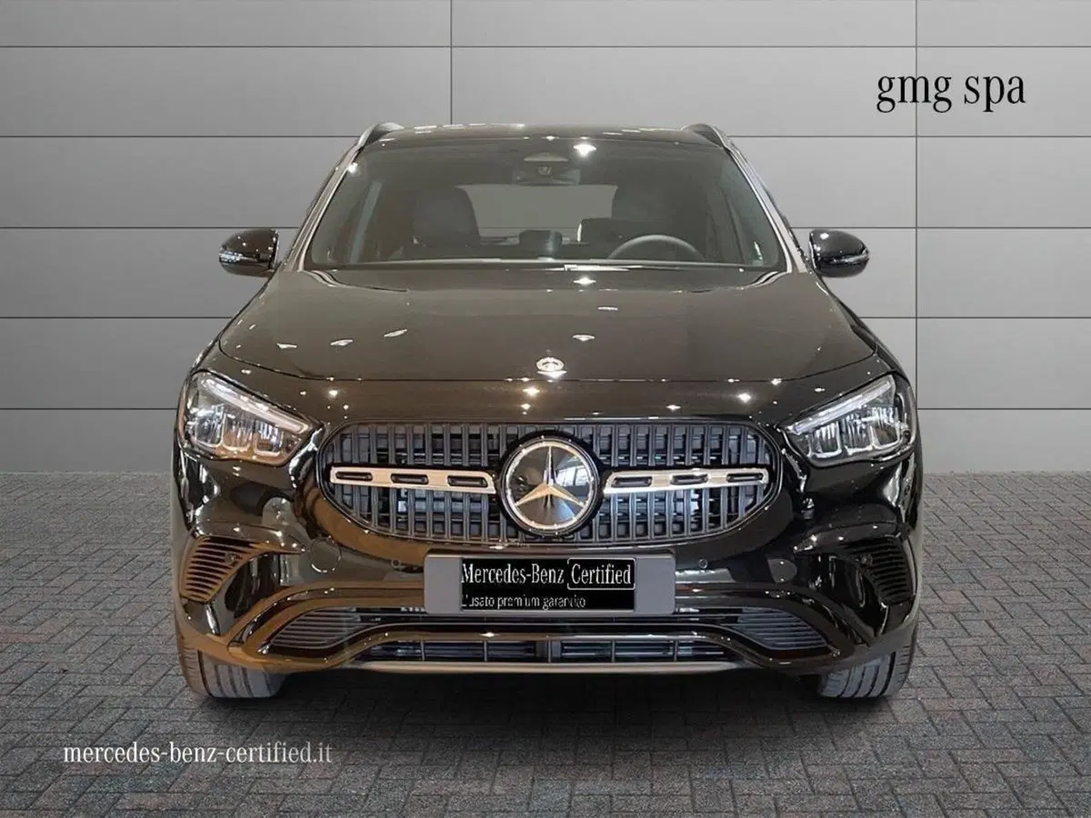 Mercedes-Benz GLA SUV nuova a Firenze (3)