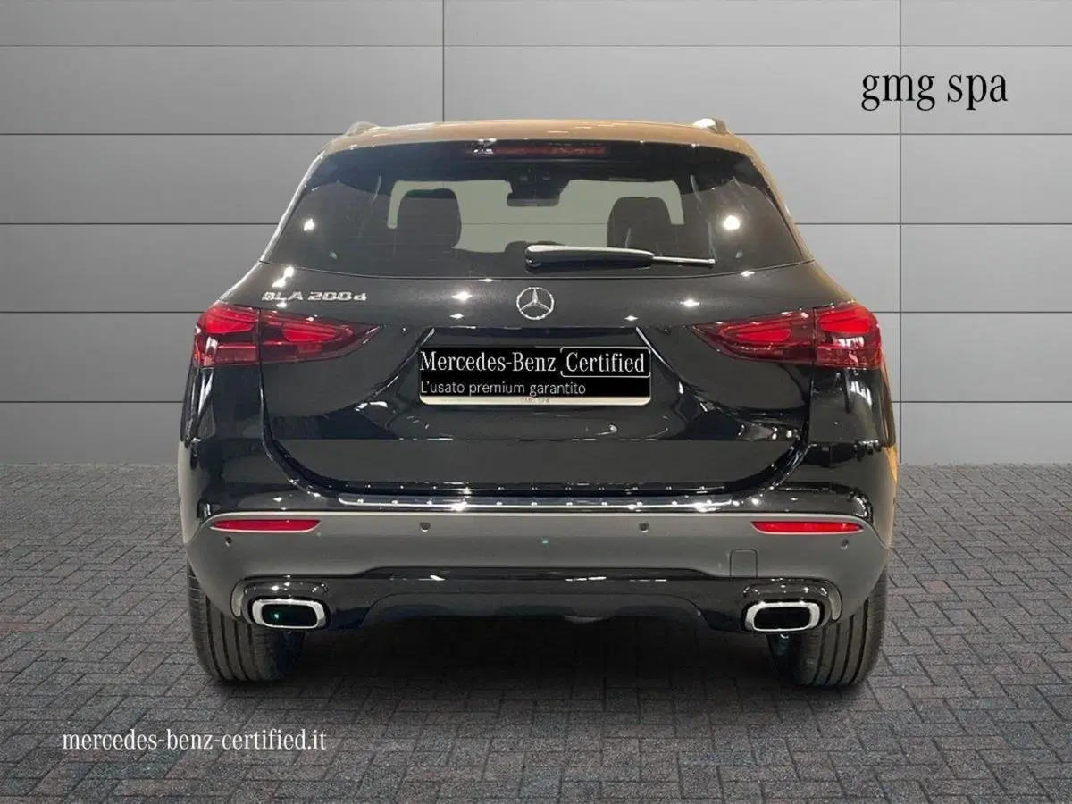 Mercedes-Benz GLA SUV nuova a Firenze (4)