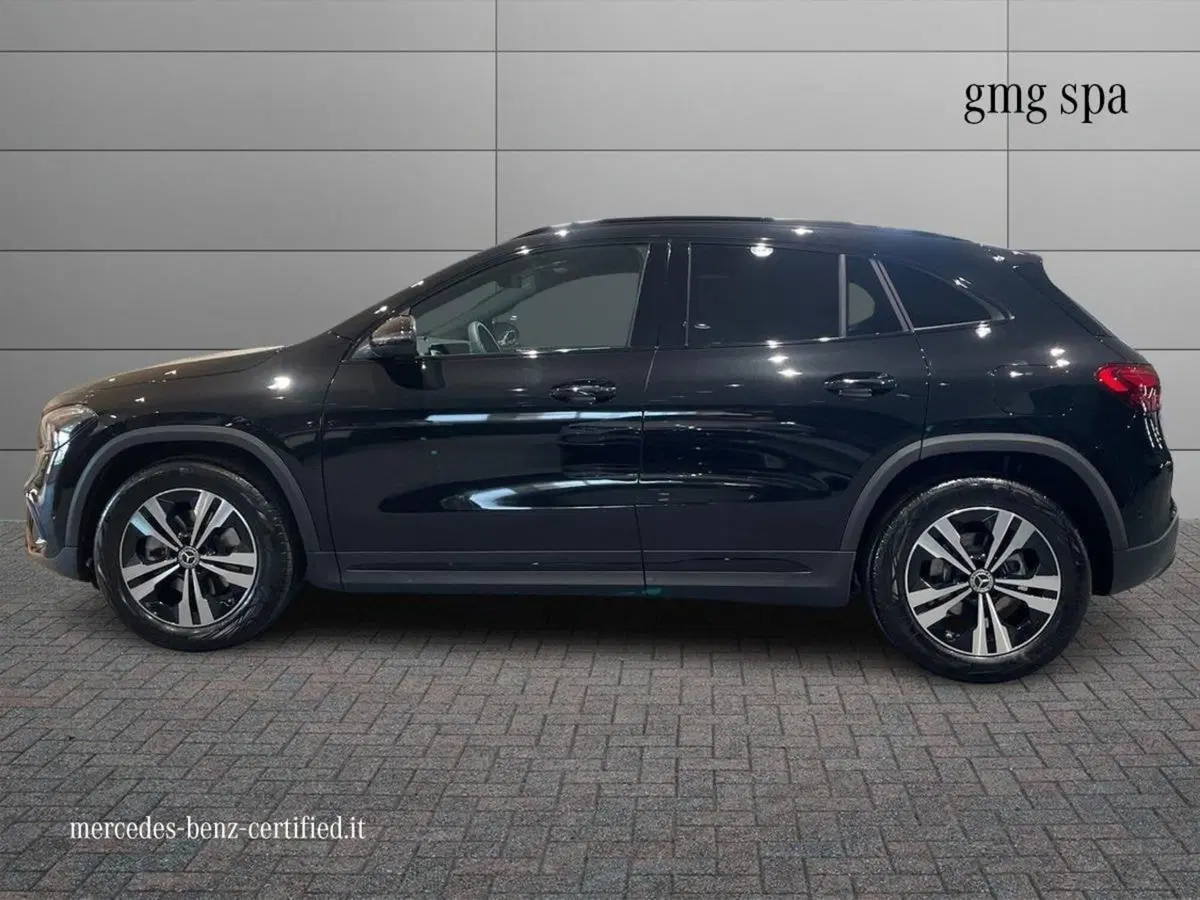 Mercedes-Benz GLA SUV nuova a Firenze (6)