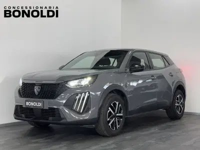 Peugeot 2008 1.2 puretech Active s&s 100cv del 2023 usata a Montichiari