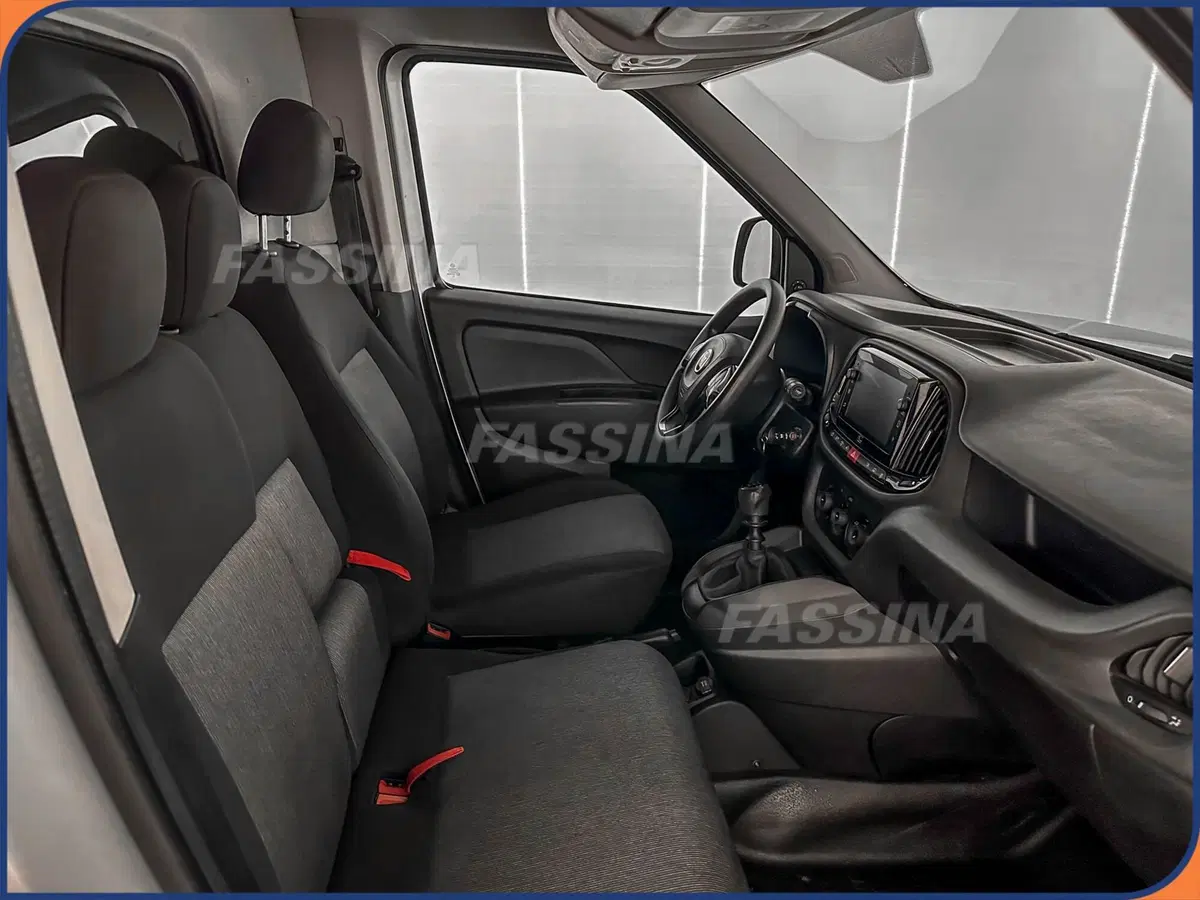 Fiat Doblò Furgone usata a Milano (11)