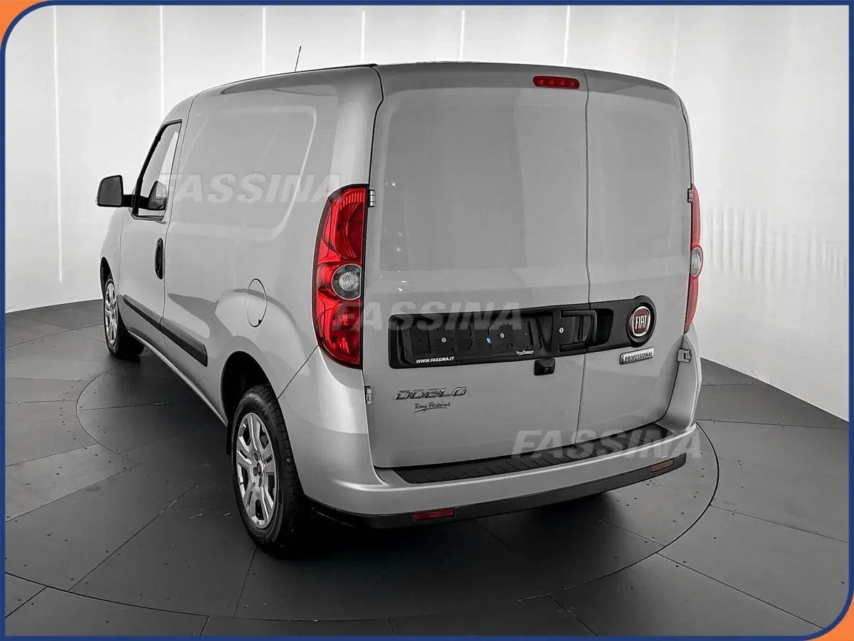 Fiat Doblò Furgone usata a Milano (4)