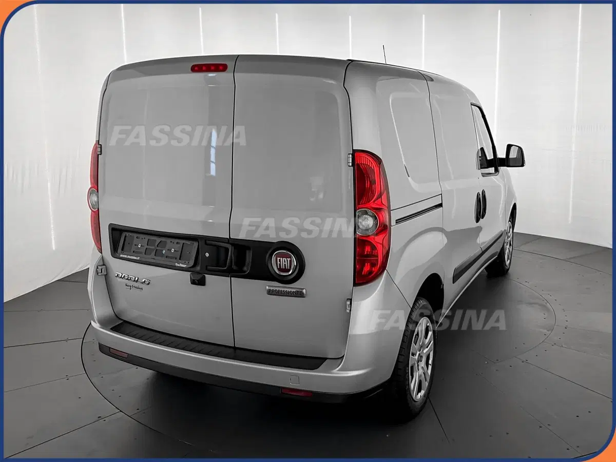 Fiat Doblò Furgone usata a Milano (6)