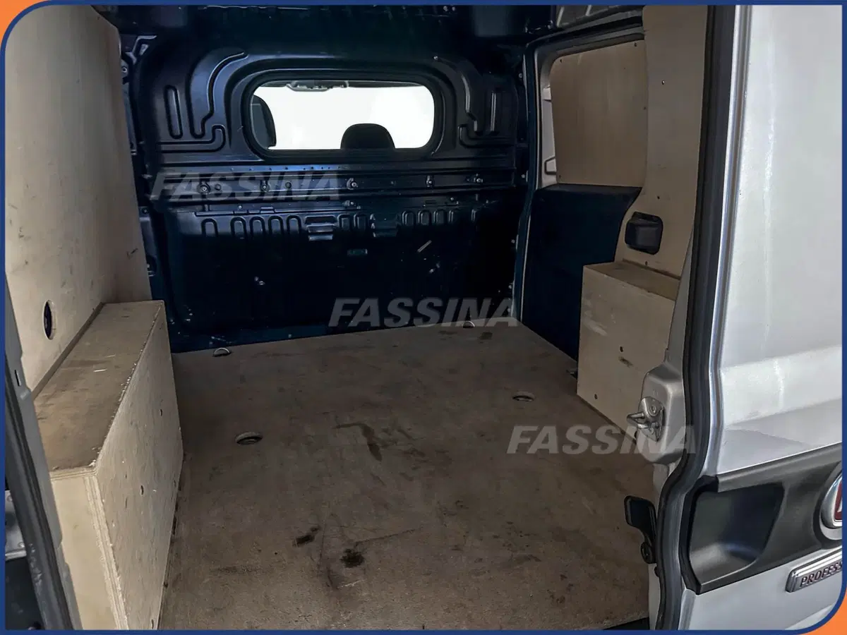 Fiat Doblò Furgone usata a Milano (9)