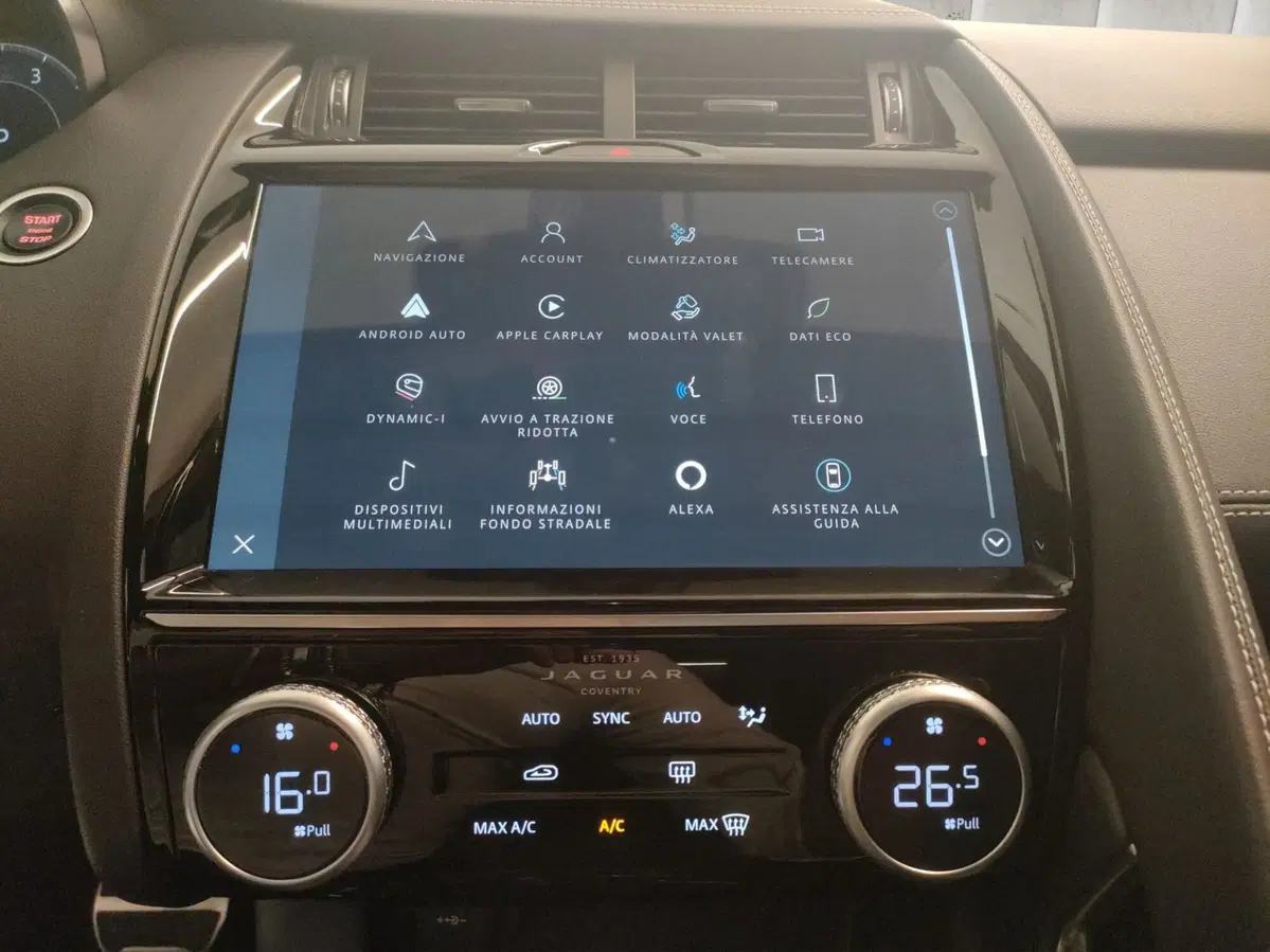 Jaguar E-Pace usata a Milano (14)