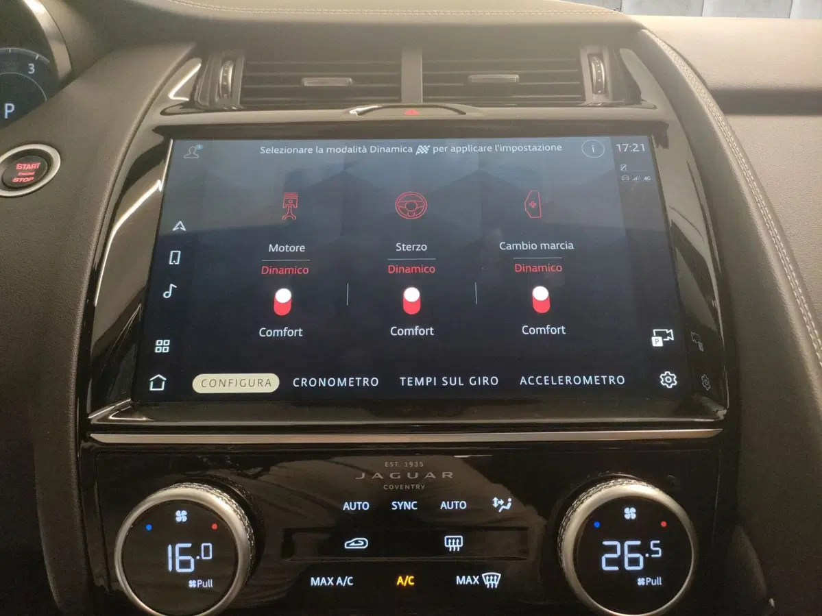 Jaguar E-Pace usata a Milano (15)