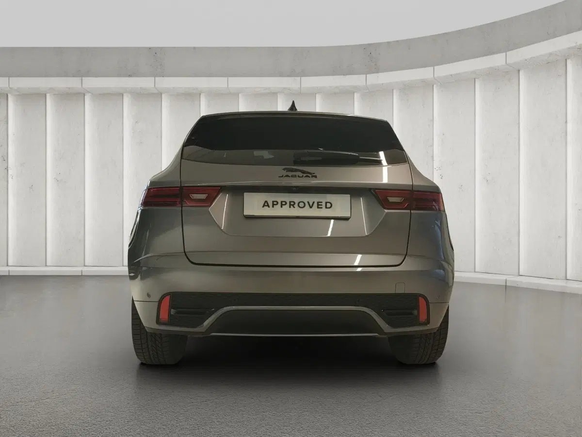 Jaguar E-Pace usata a Milano (7)