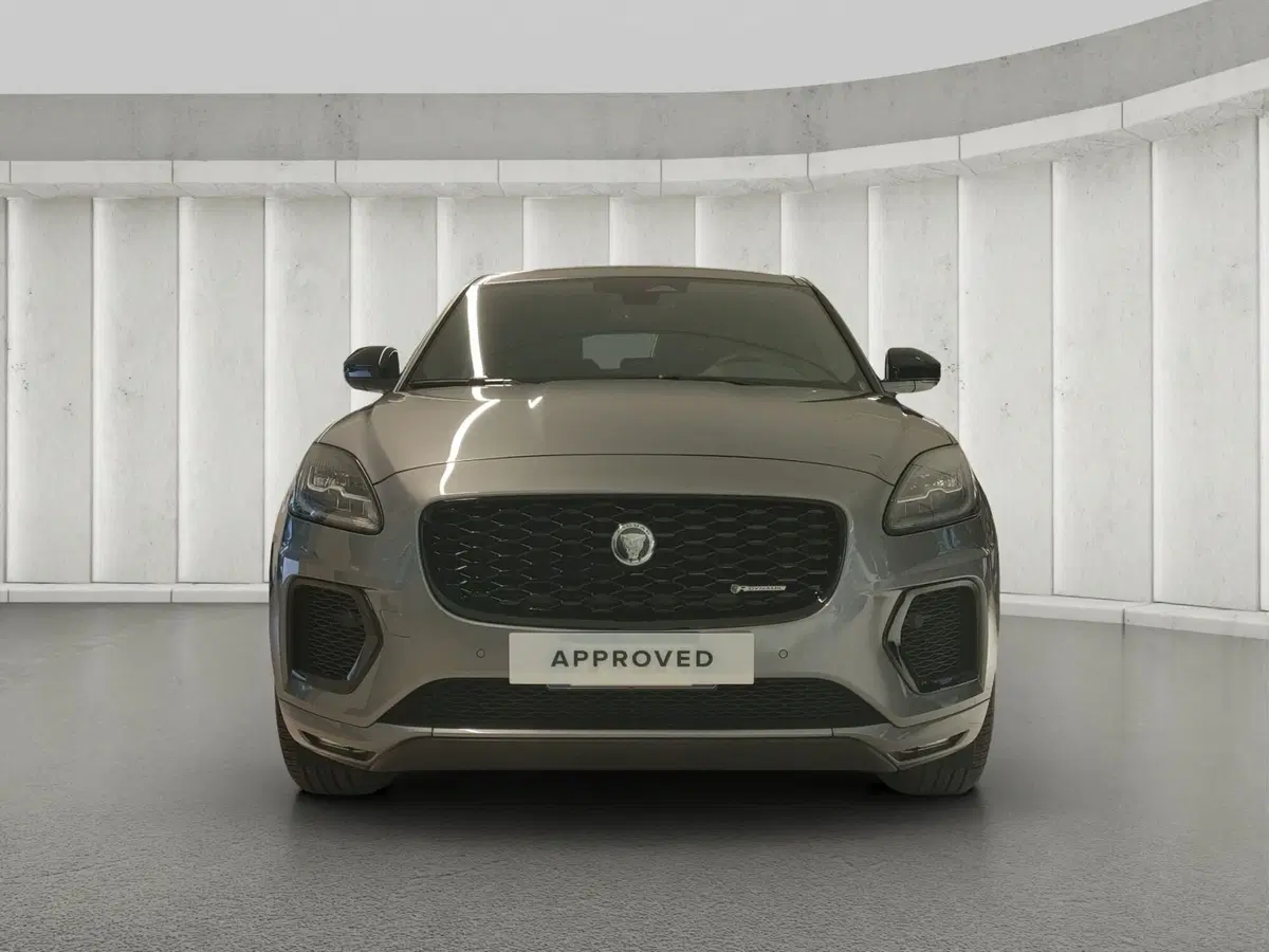 Jaguar E-Pace usata a Milano (8)