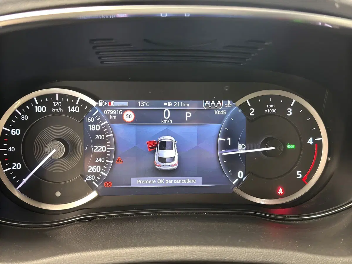 Jaguar E-Pace usata a Milano (10)