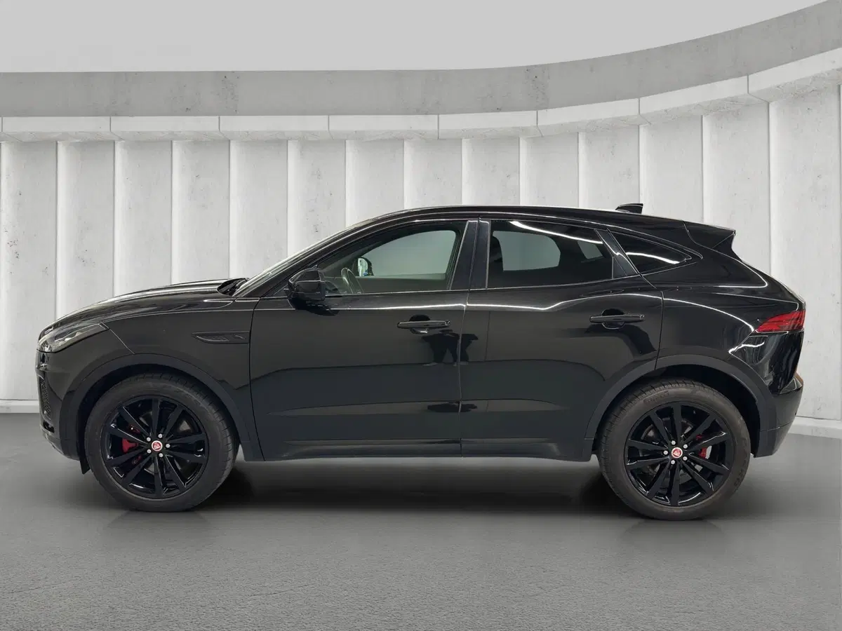 Jaguar E-Pace usata a Milano (11)