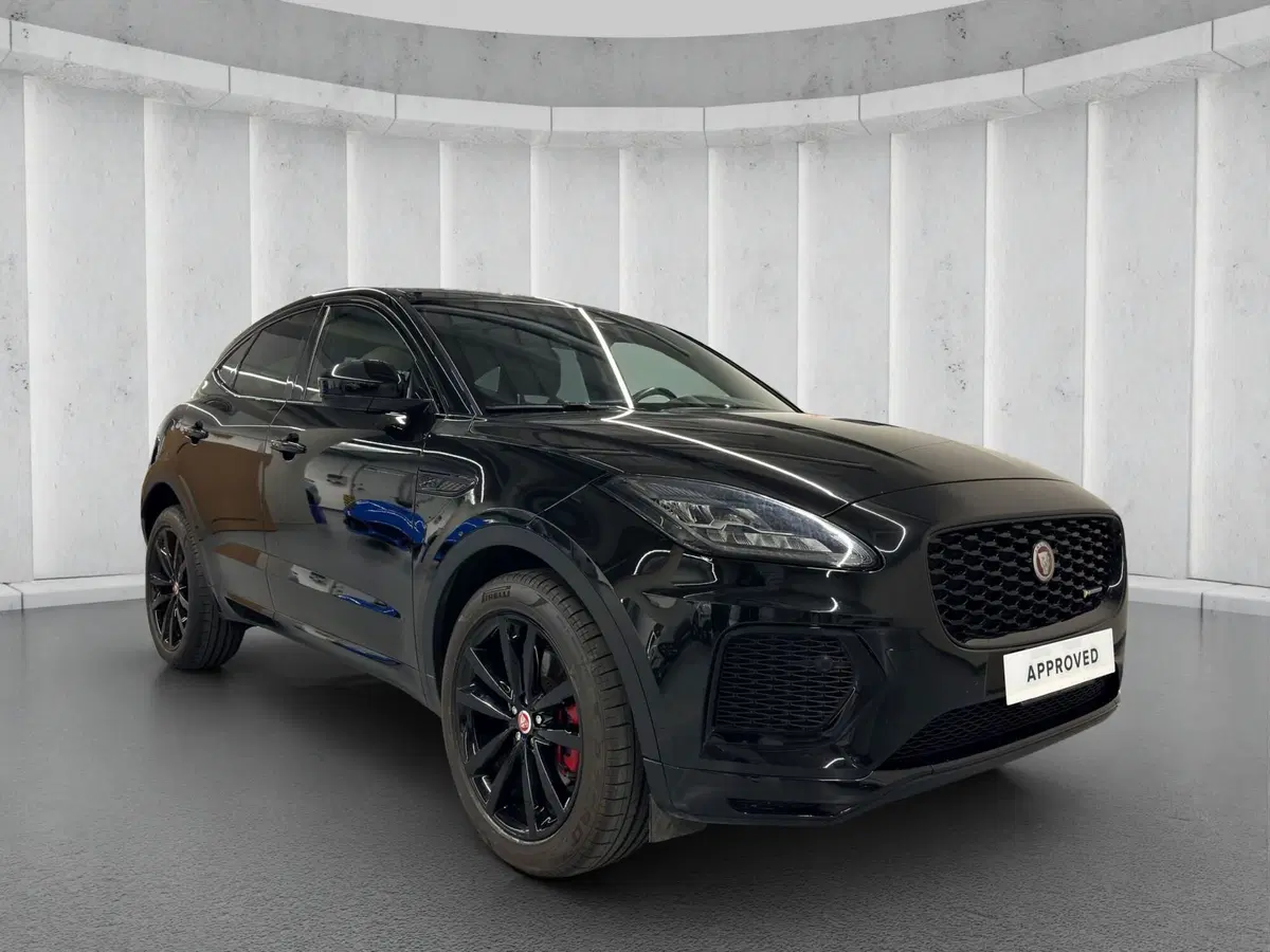 Jaguar E-Pace usata a Milano (13)