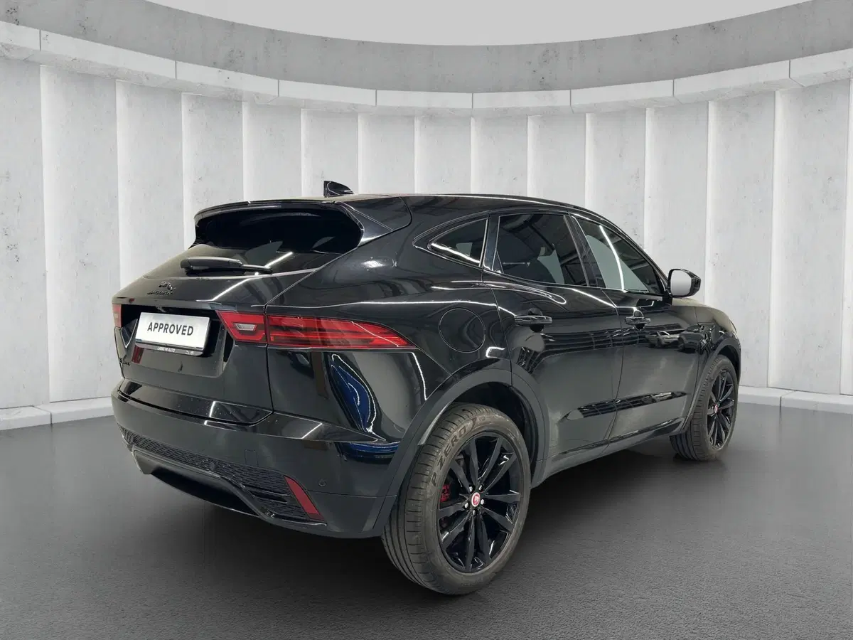Jaguar E-Pace usata a Milano (2)