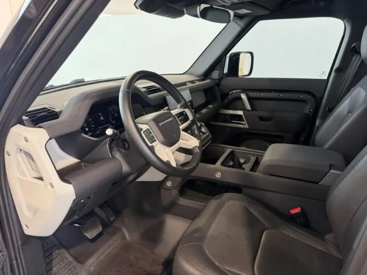 Land Rover Defender usata a Venezia (12)
