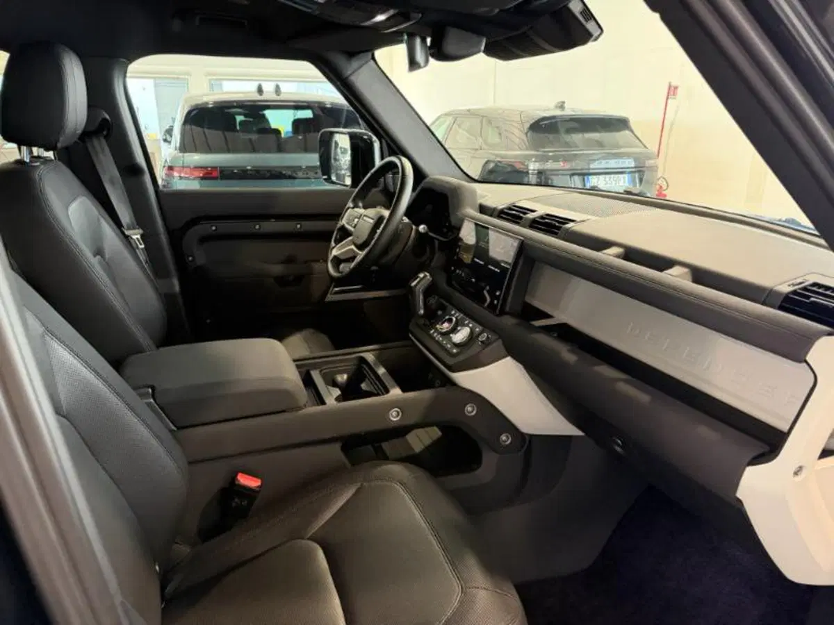 Land Rover Defender usata a Venezia (15)