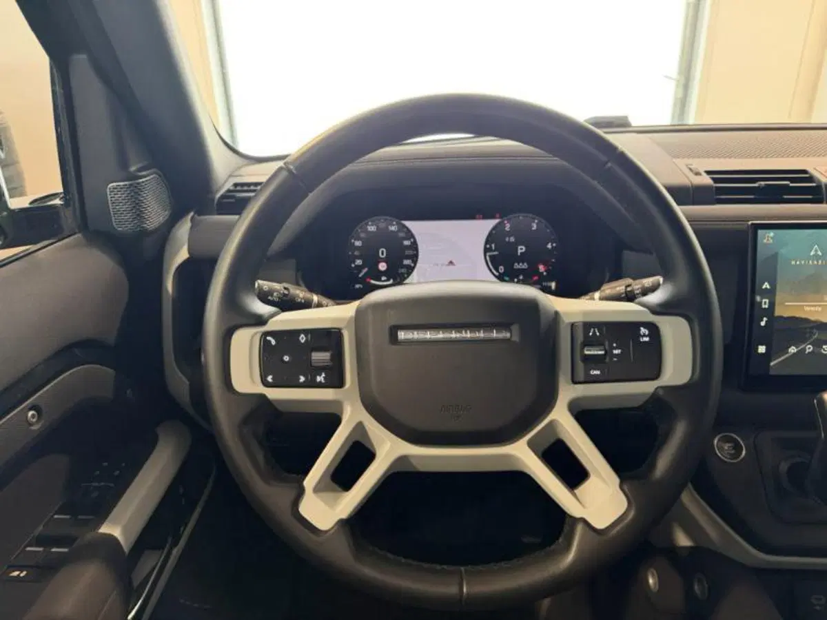 Land Rover Defender usata a Venezia (17)