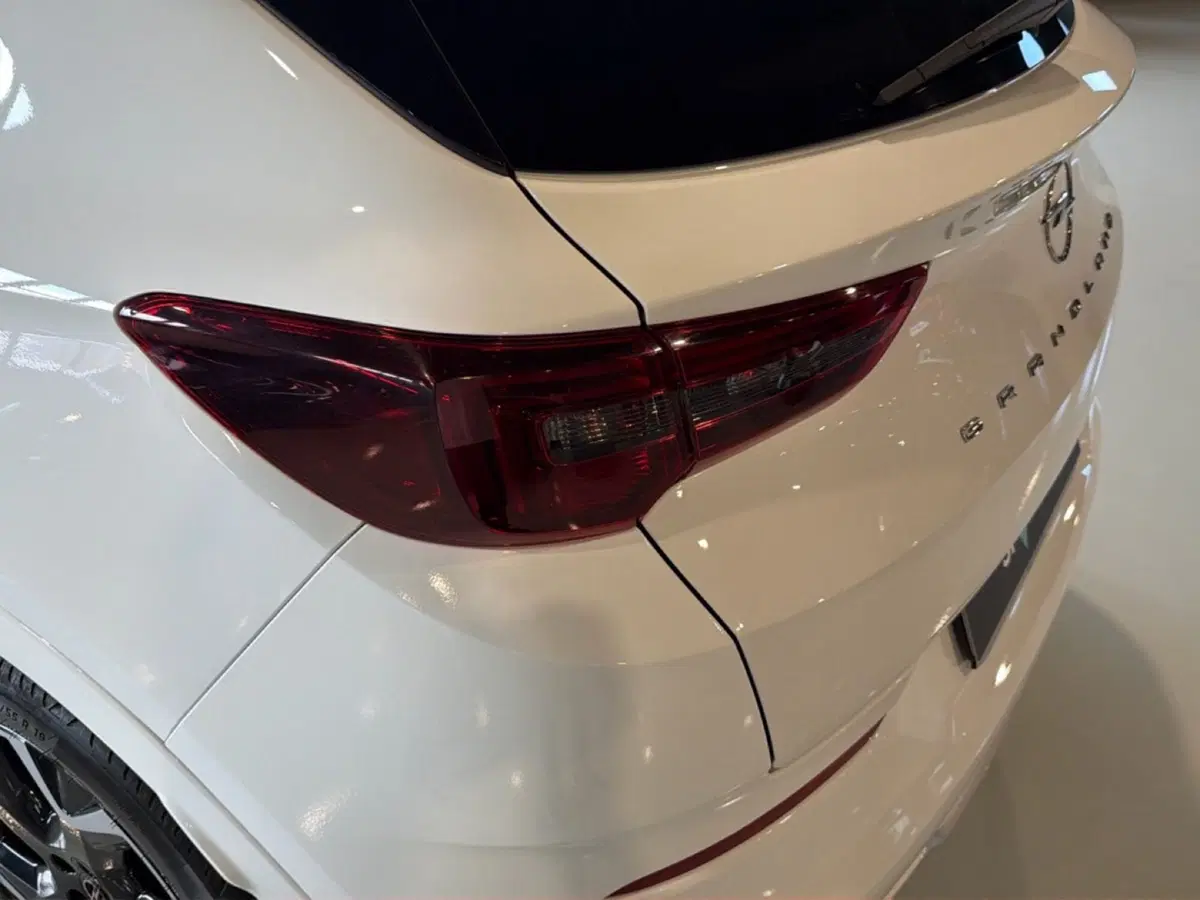Opel Grandland usata a Vicenza (9)