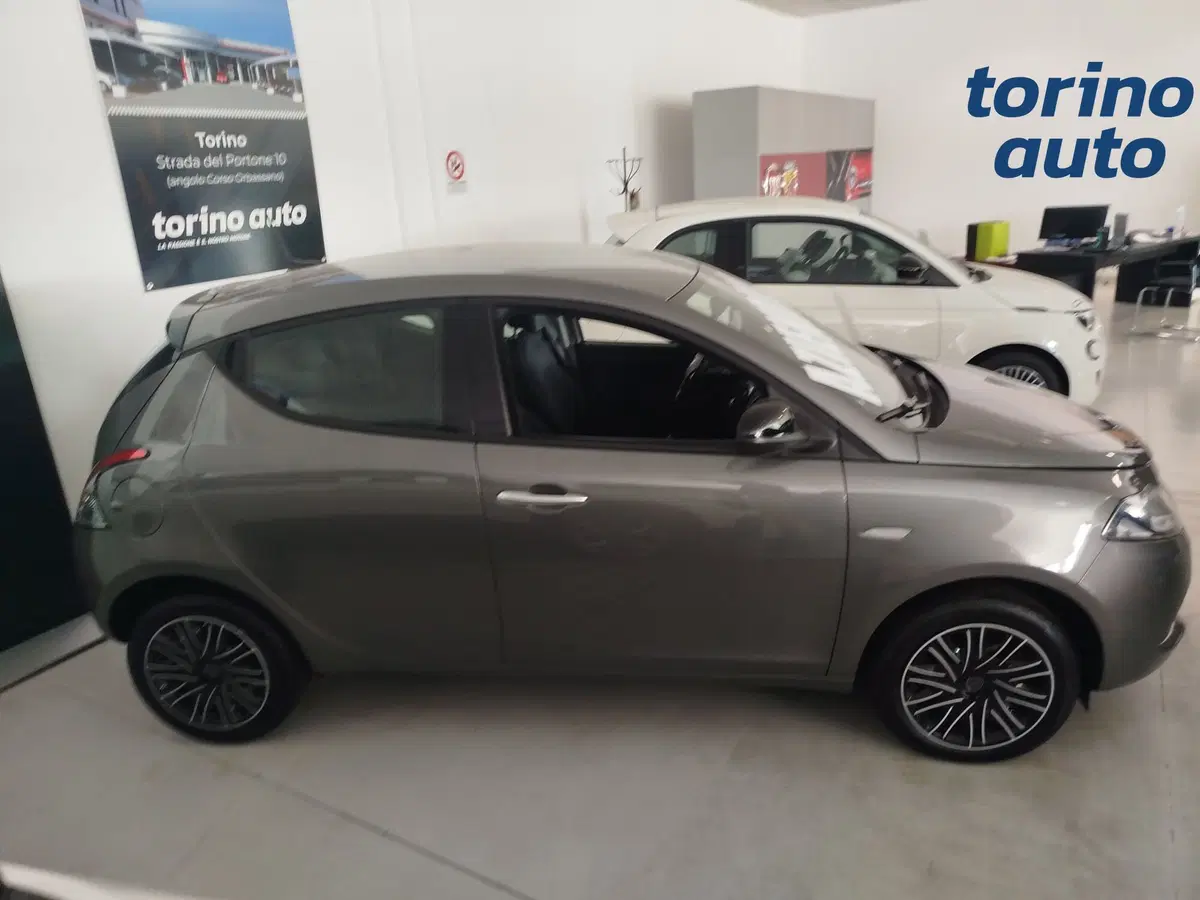 Lancia Ypsilon usata a Cuneo (2)