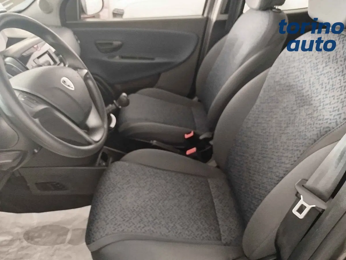 Lancia Ypsilon usata a Cuneo (9)