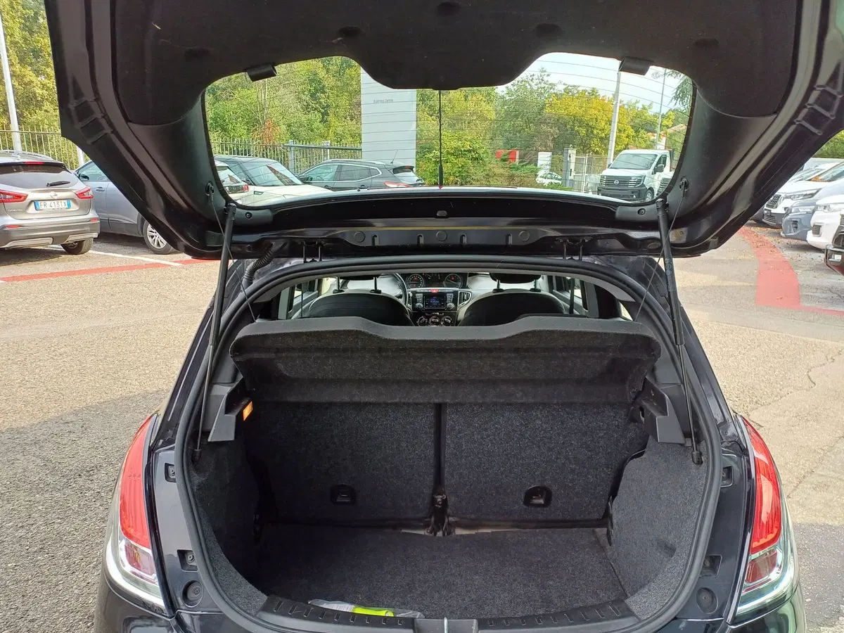 Lancia Ypsilon usata a Modena (10)