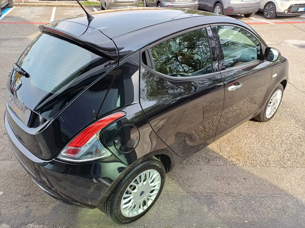 Lancia Ypsilon usata a Modena (6)