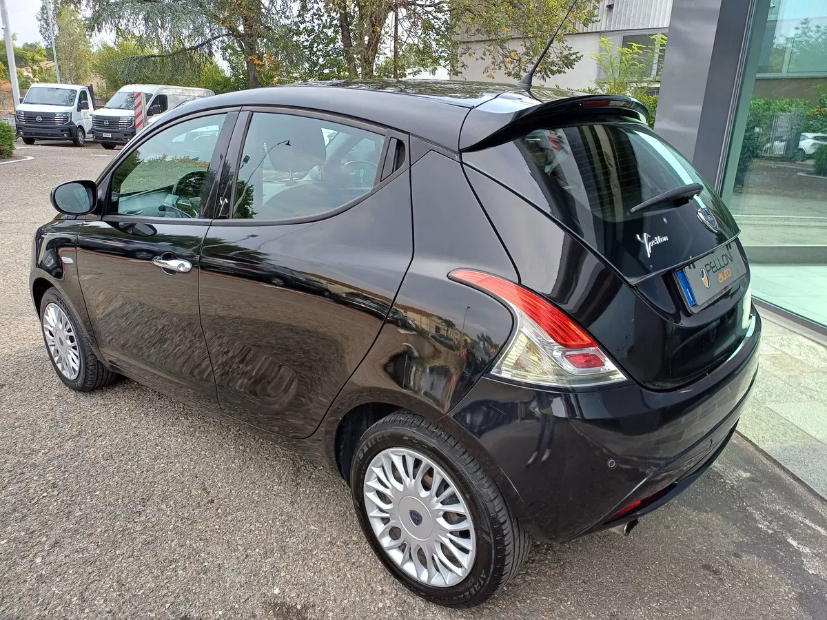 Lancia Ypsilon usata a Modena (9)