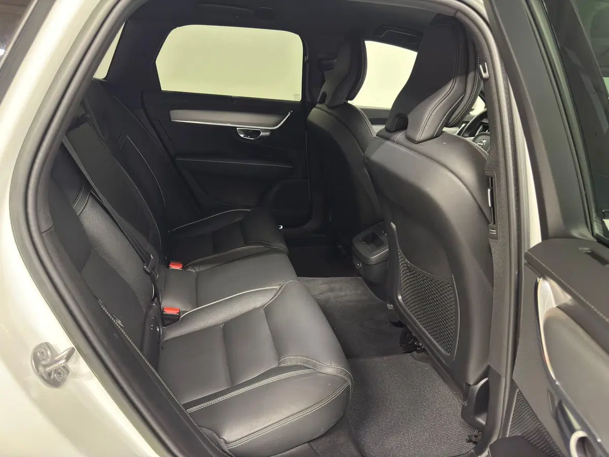 Volvo V90 Cross Country usata a Novara (5)