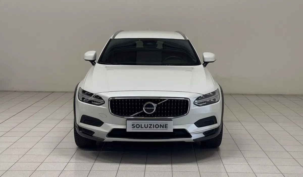 Volvo V90 Cross Country usata a Novara (8)