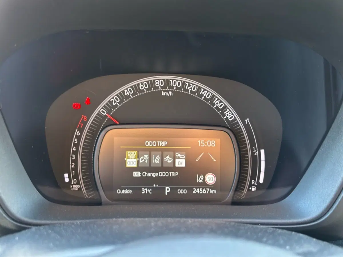 Toyota Aygo X usata a Latina (15)