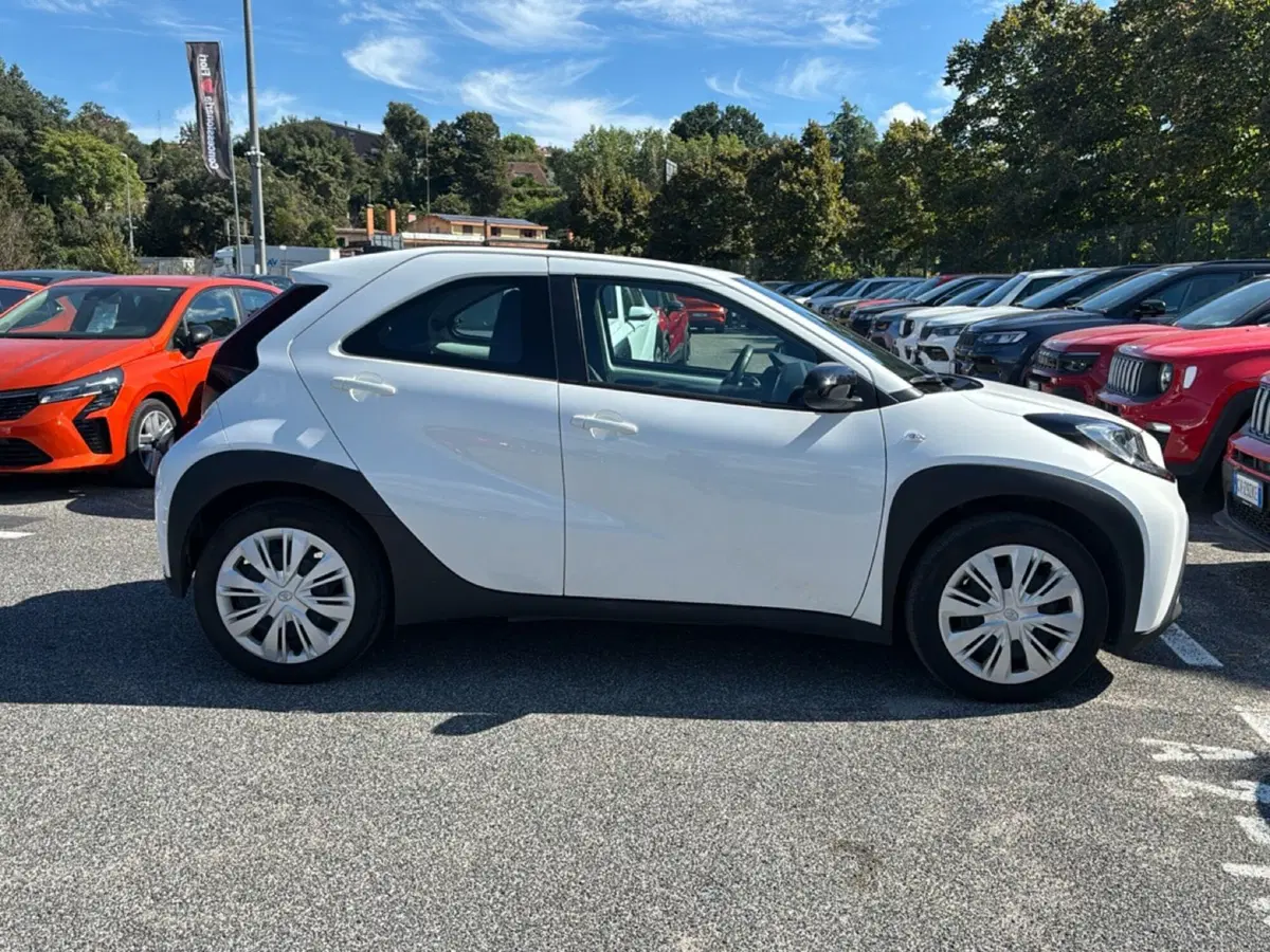 Toyota Aygo X usata a Latina (8)