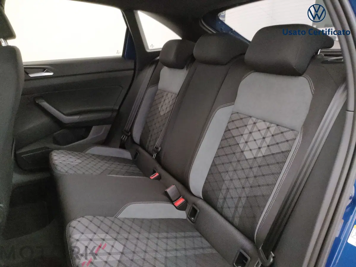 Volkswagen Taigo nuova a Varese (10)