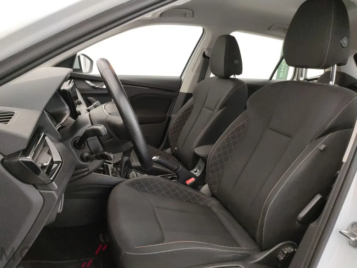 Skoda Kamiq usata a Varese (11)